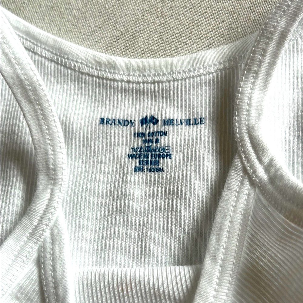Brandy Melville, White Ribbed Tank Top, 100% cotton, One Size - Picture 4 of 10